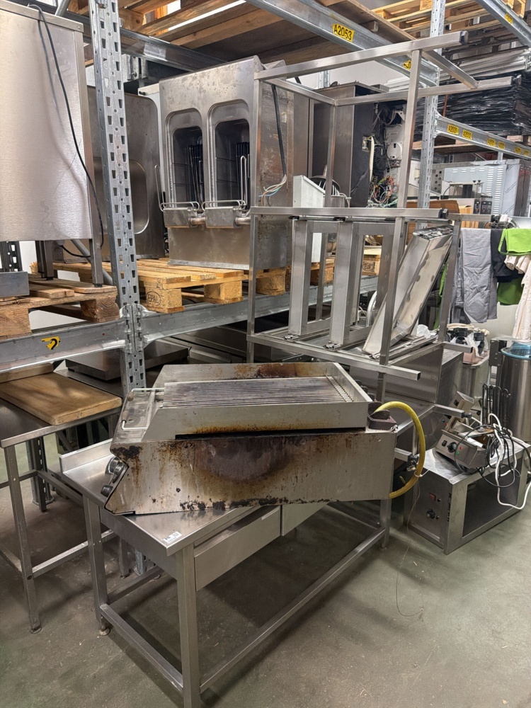 1566184-1 Grill, stainless steel bench, stainless steel bench without top