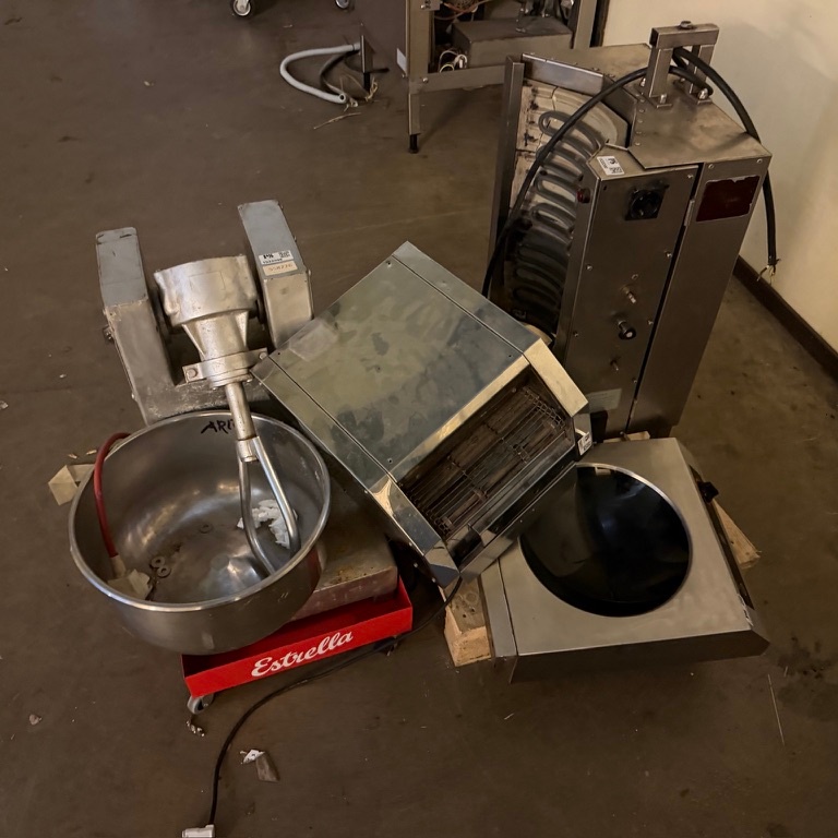 1593503-1 Restaurant equipment 4 units