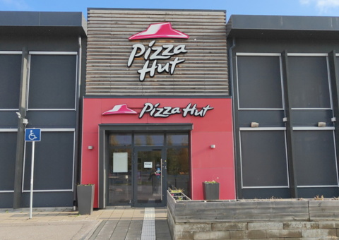 Pizza Hut goes bankrupt