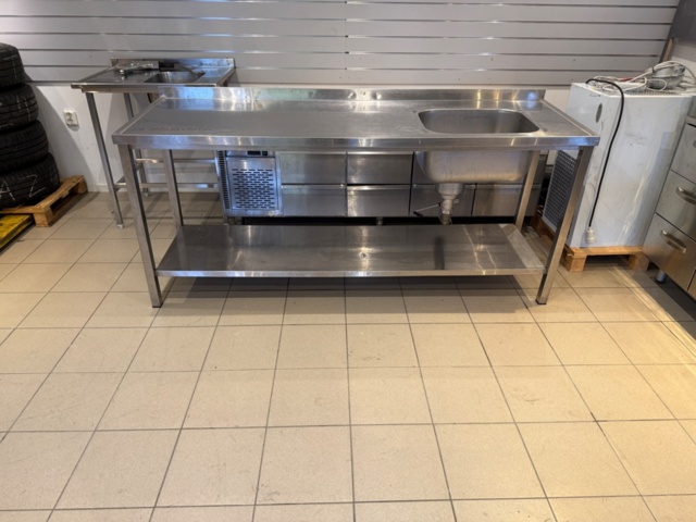 1141701-2 Rostfri diskbänk med underhylla, uppvikt bakkant, ca 200x65x90 cm