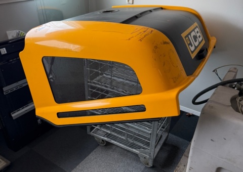 Motorhuv till JCB 409
