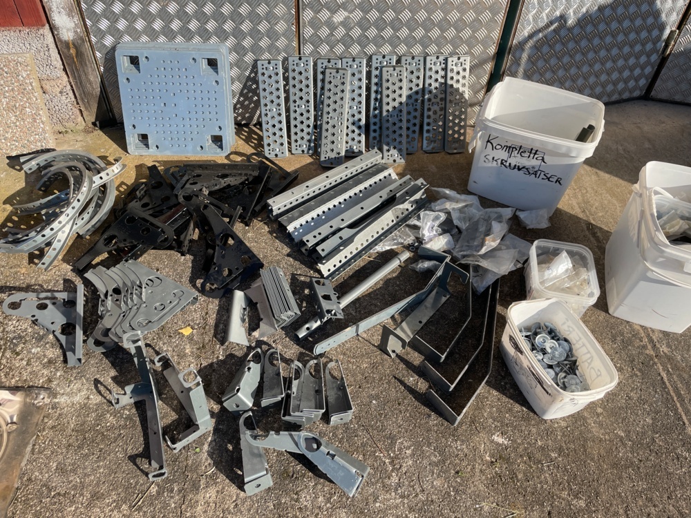 1593465-1 Roofing parts