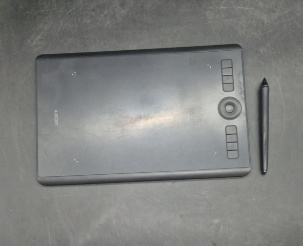1593588-1 Graphics tablet - Wacom, Intuos Pro PTH-660, pen