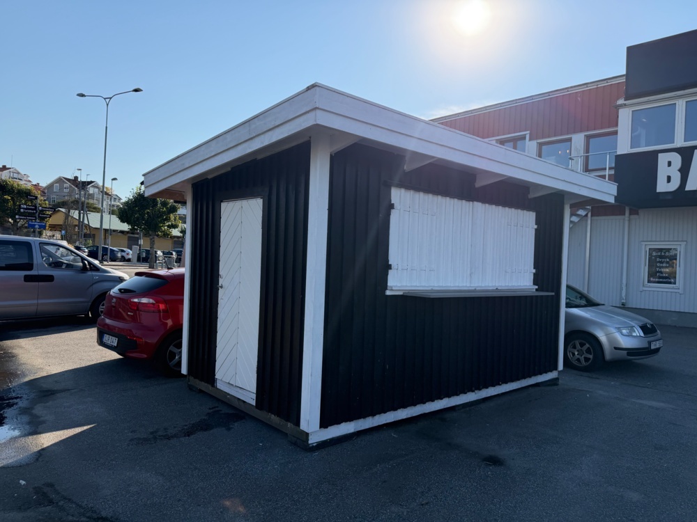 1515931-2 Wooden bar/serving shed, approx. 5.2 x 3.5 m