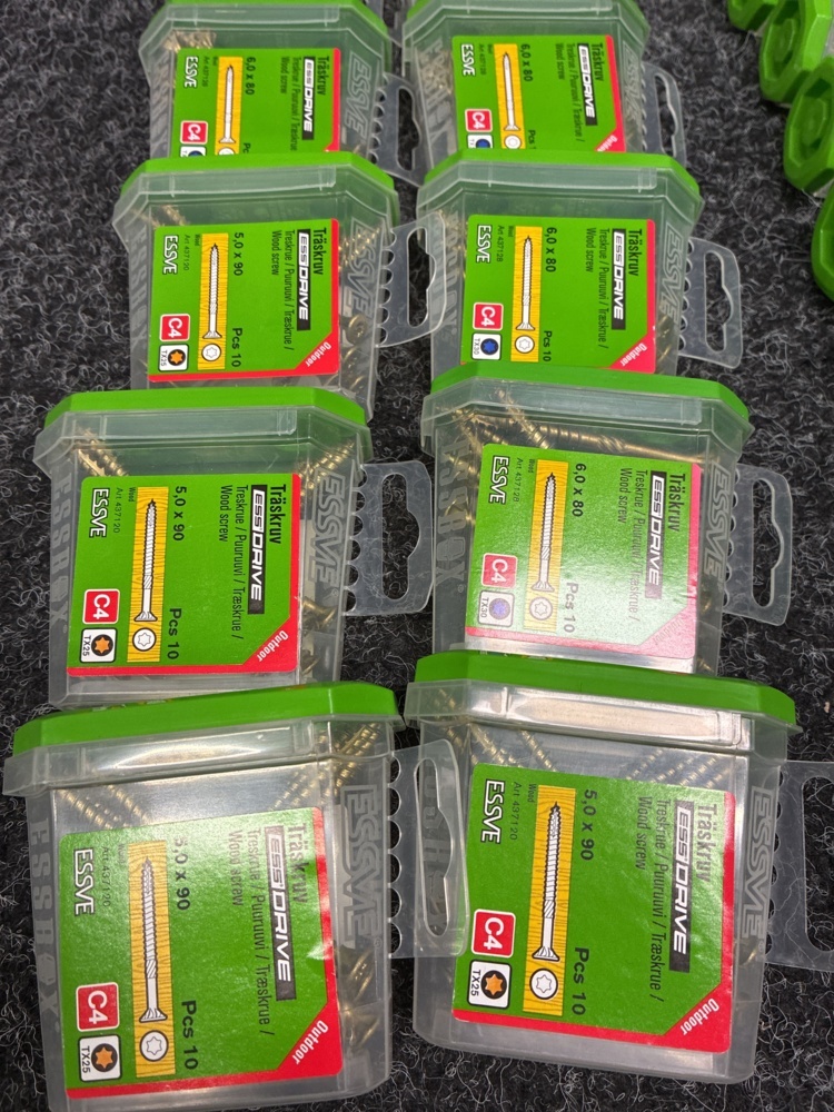 1593846-2 41 pcs Packaging Wood Screws, Essve