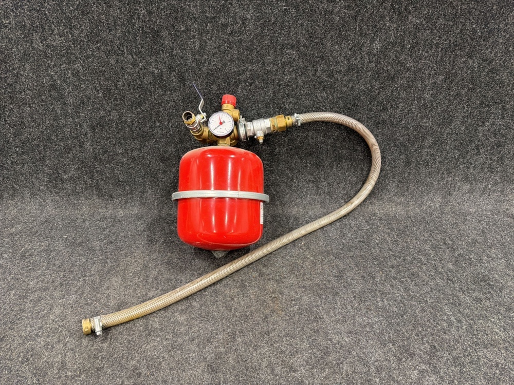 1593755-2 Expansionskärl Altech med säkerhetsventil, manometer m.m.