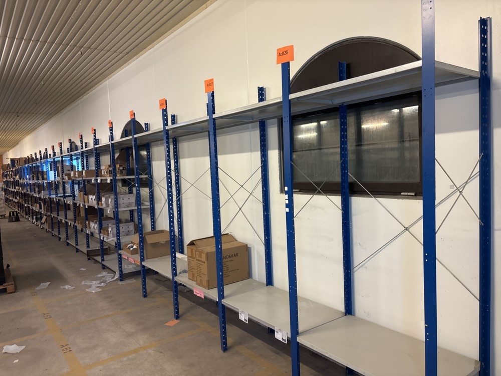 1511478-2 Sheet metal shelves 28 sections