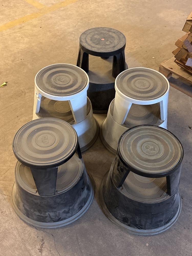 1511482-2 Step stools 5 pcs