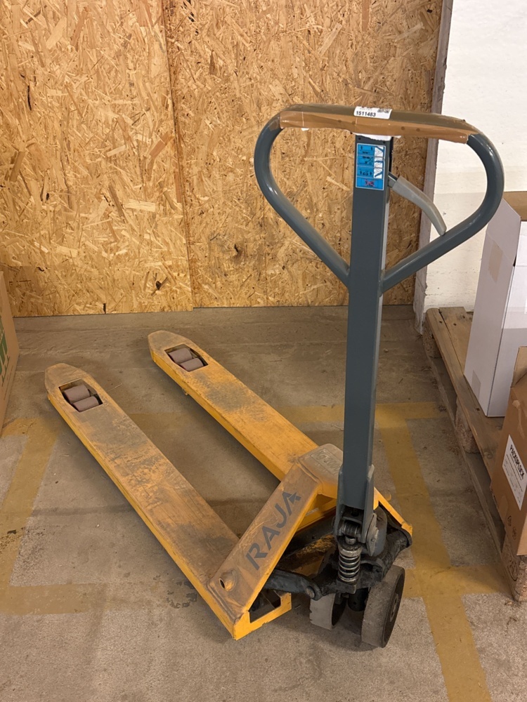 1511483-2 Pallet truck 2 ton - Raja TPL2T -2020
