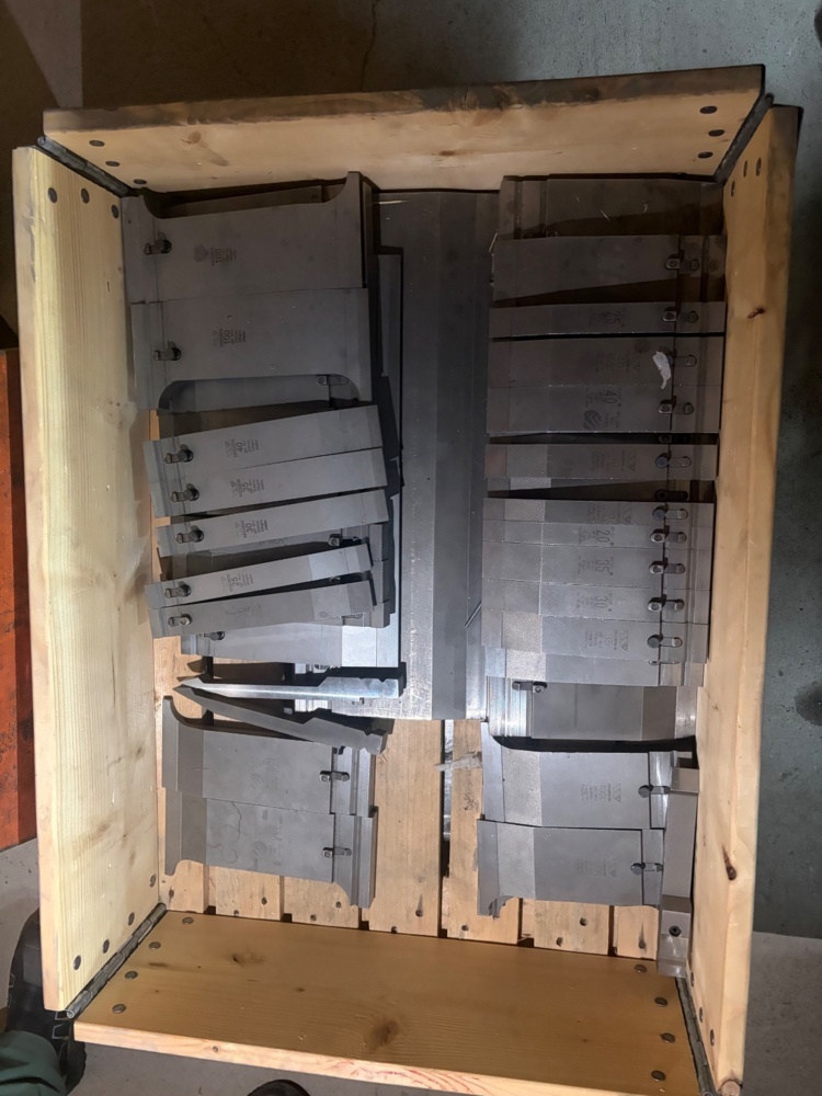 1530137-1 Press brake tool collection