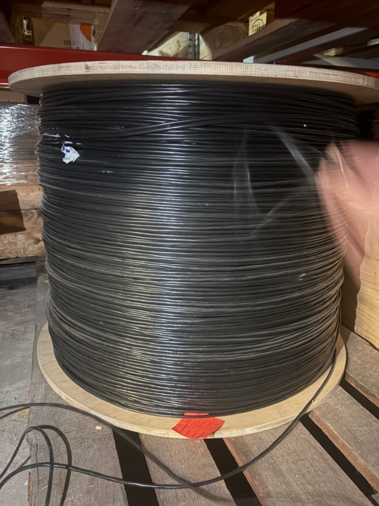 1530139-1 Vehicle cable on drum 5 km