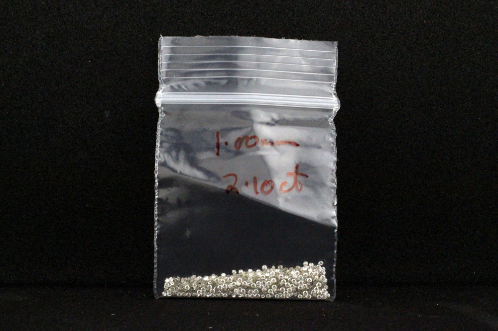 1594572-1 Briljantslipade runda naturliga Diamanter 1 mm ca 2,10 ctv