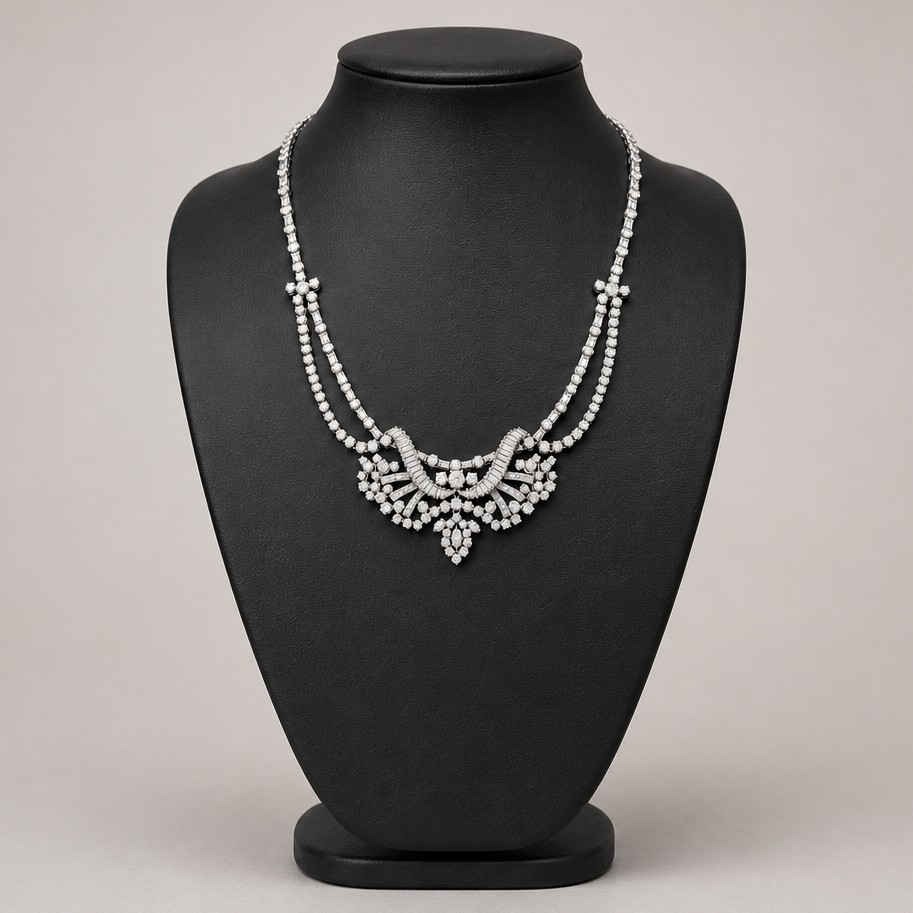 1594582-1 Collier 18K Vitguld 1950-tal med briljantslipade Diamanter ca 18 ctv