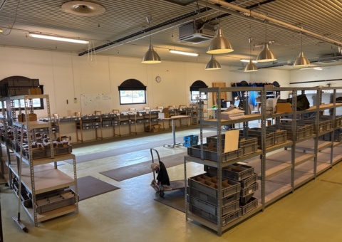 Shelving system in metal and wood - total of 30 sections