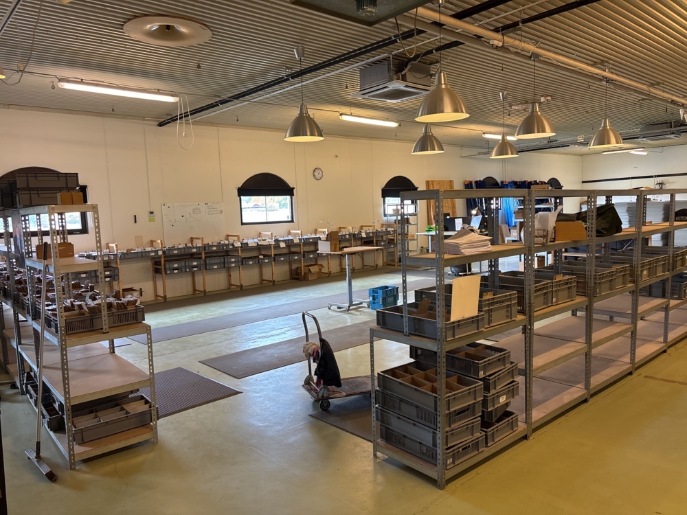 1511499-1 Shelving system in metal and wood - total of 30 sections