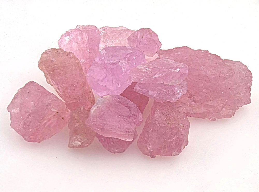 1594586-1 Obearbetade ädelstenar av typen Morganit (Beryll) ca 240 gram