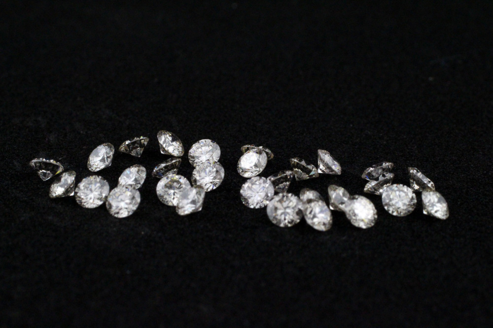 1594587-2 Briljantslipade runda naturliga diamanter 3 mm ca 3,02 ctv