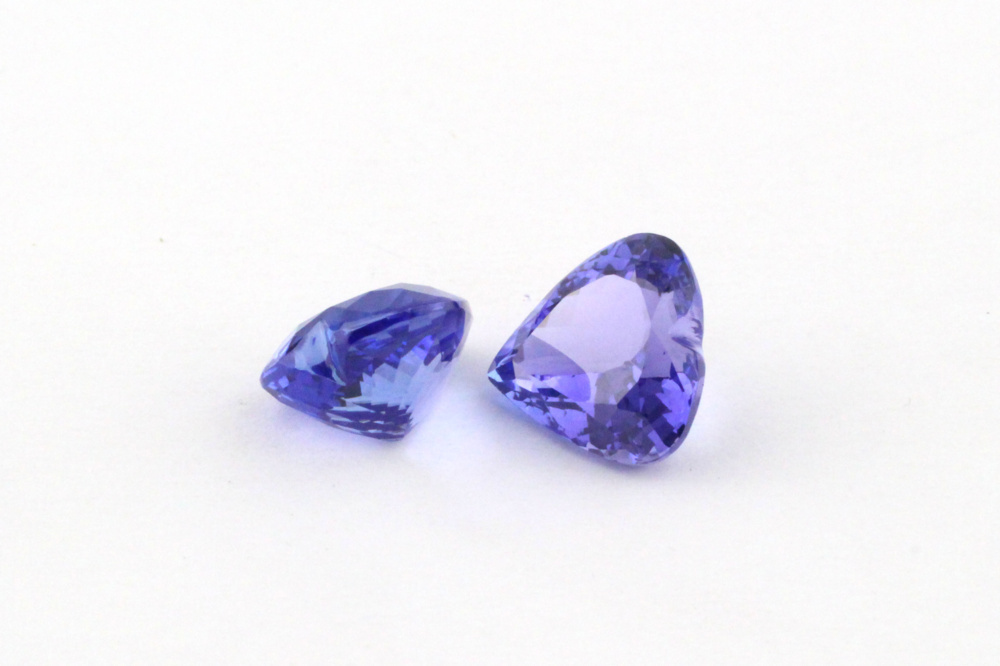1594588-2 Paret fasettslipade hjärtformade Tanzaniter ca 10,28 ctw (2)