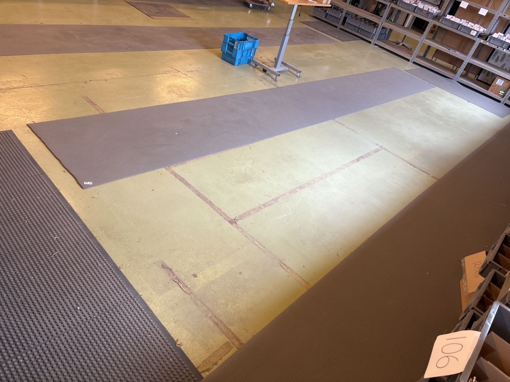 1511501-2 Collection of various rubber work mats
