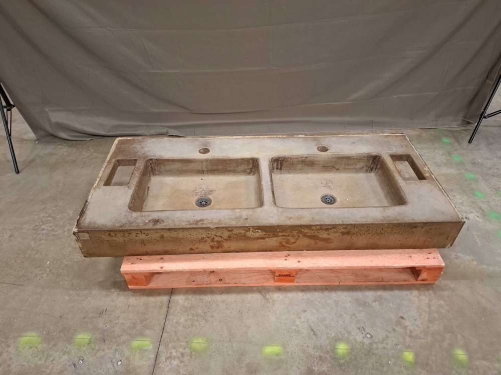 1582570-1 Double washbasin - rectangular basins
