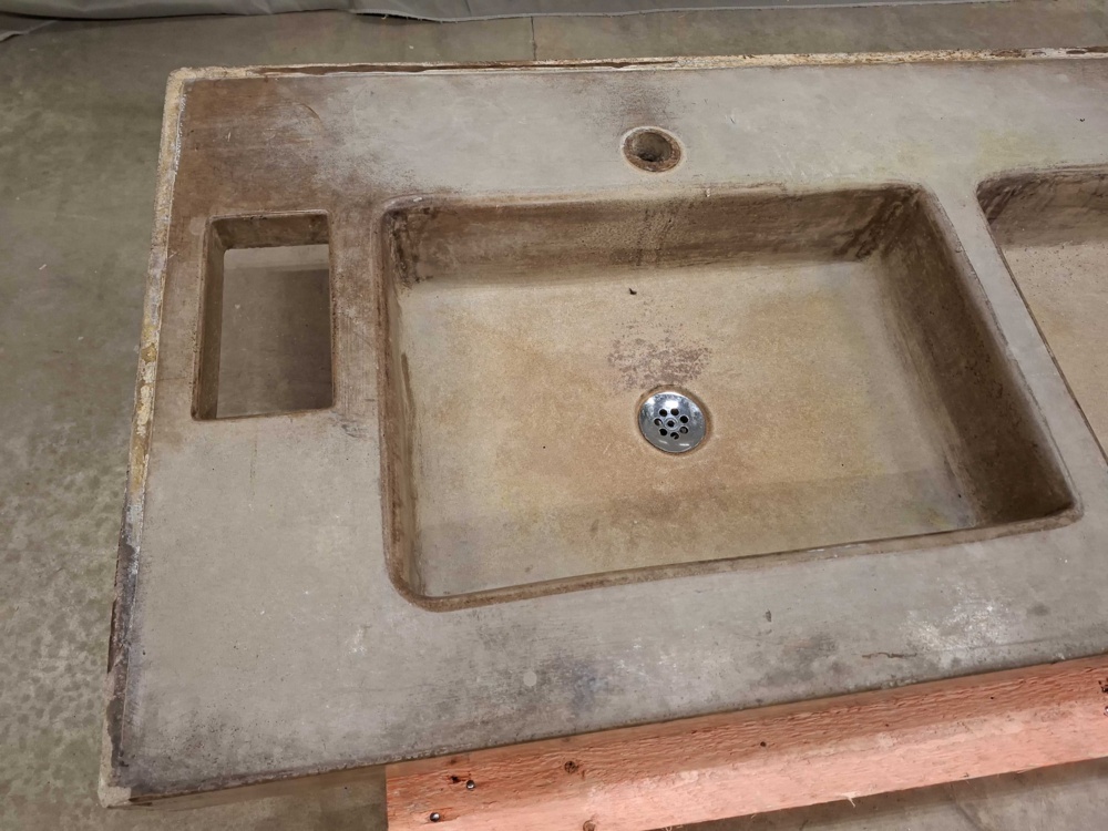 1582570-2 Double washbasin - rectangular basins