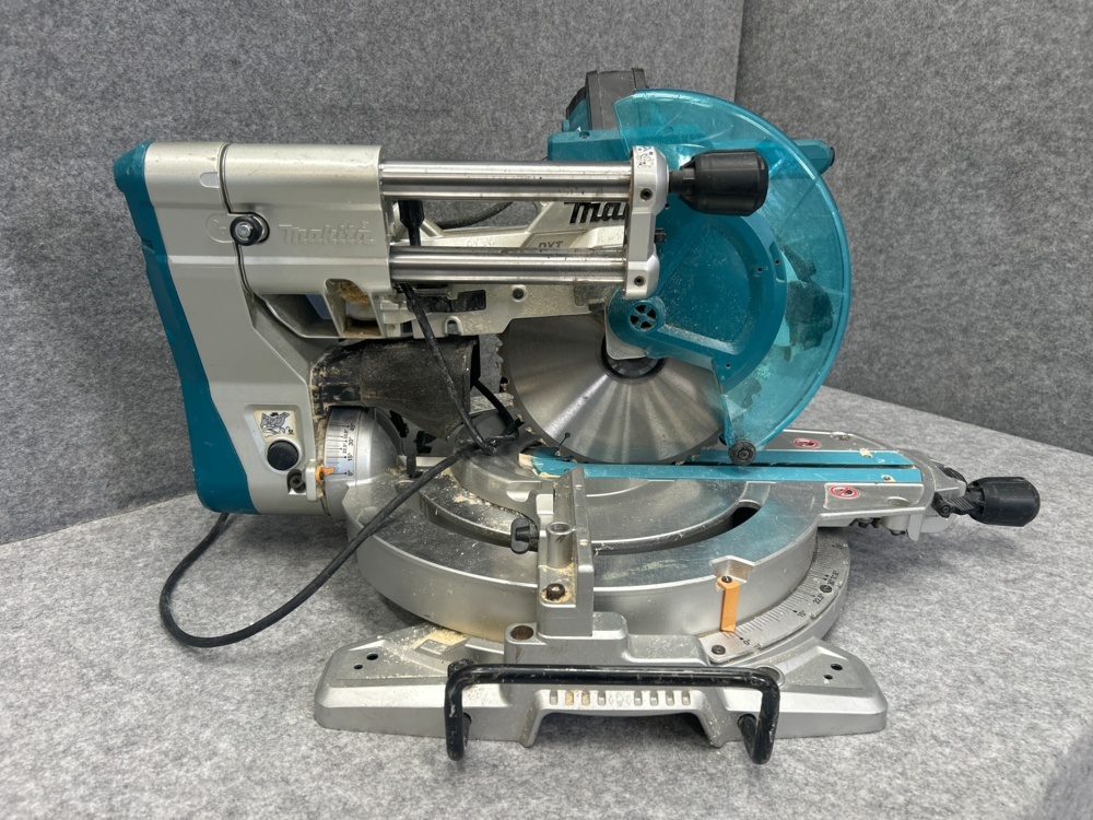 1497776-2 Chopping and mitre saw – Makita LS1019L