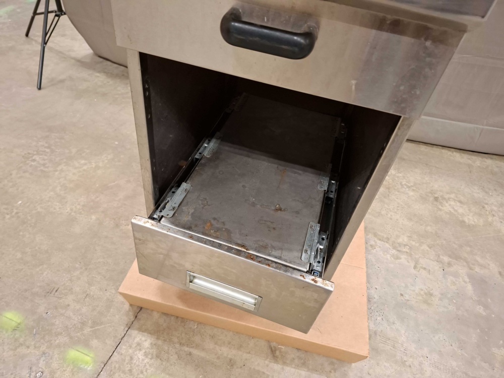 1582572-2 Workbench - Mareno, with drawer and pull-out section