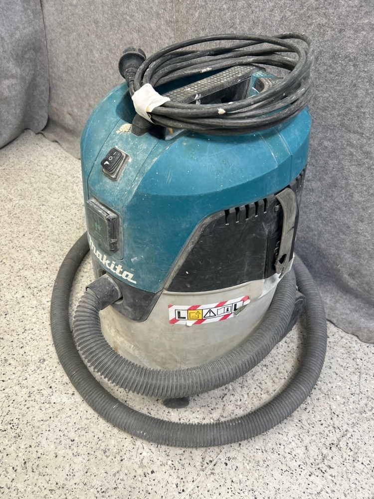 1497779-2 Industrial vacuum cleaner - Makita VC2512L