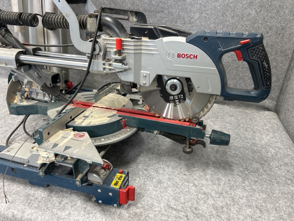 1497780-2 Crosscut and mitre saw with saw table – Bosch GCM 8 SJL