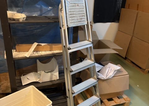 Extension ladder and stepladder
