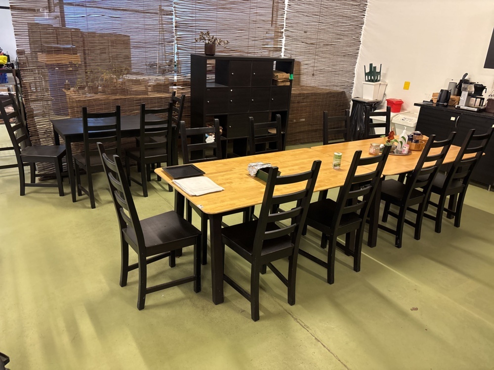 1511520-1 Dining set - 3 tables, 13 chairs and side cabinets