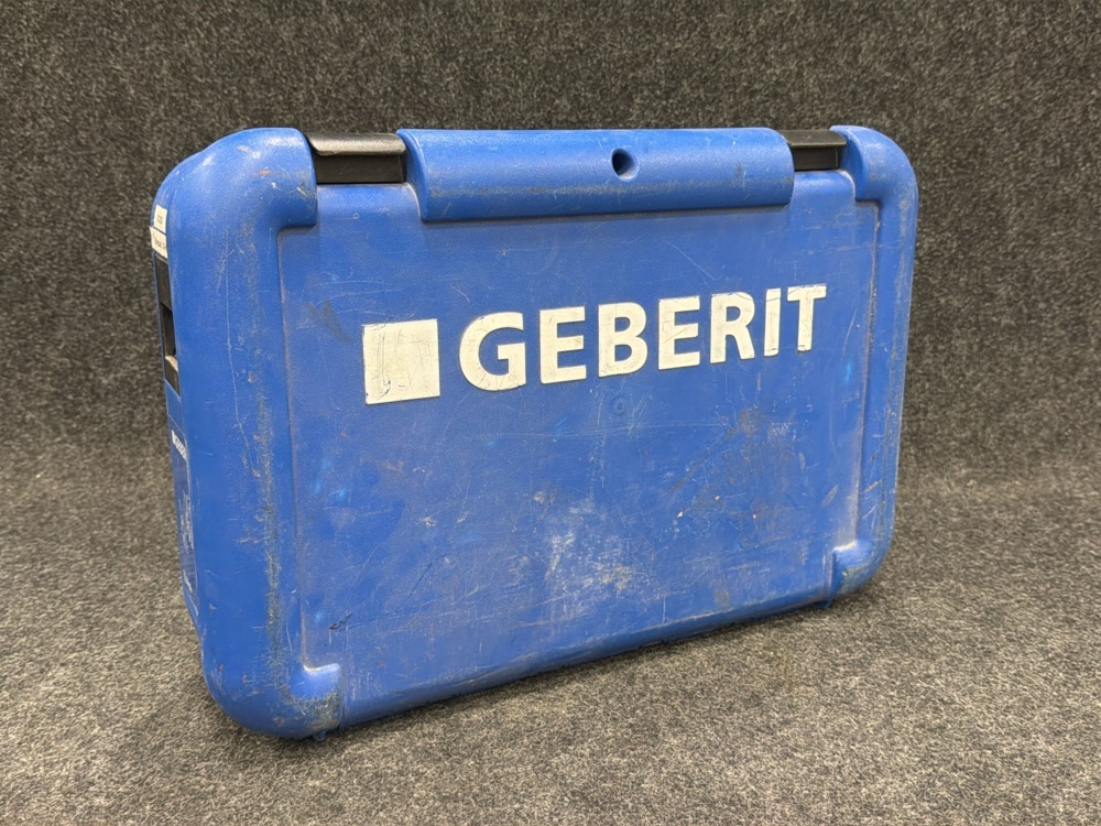 1594653-2 Pressback & presskrage Ø63 mm med väska, Geberit
