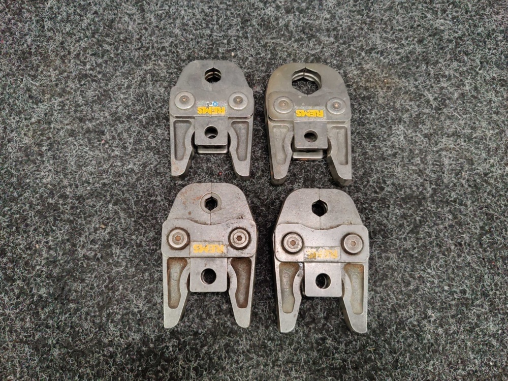 1595289-2 4 st Pressbackar Rems V12, V15, V18 & V35