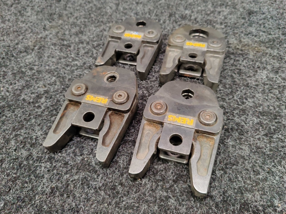 1595289-3 4 st Pressbackar Rems V12, V15, V18 & V35