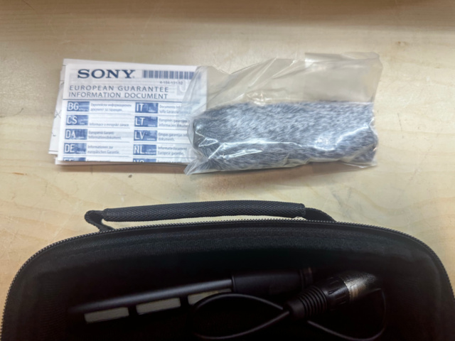 1571322-6 Videokamera Sony FDR-AX100E med tillbehör