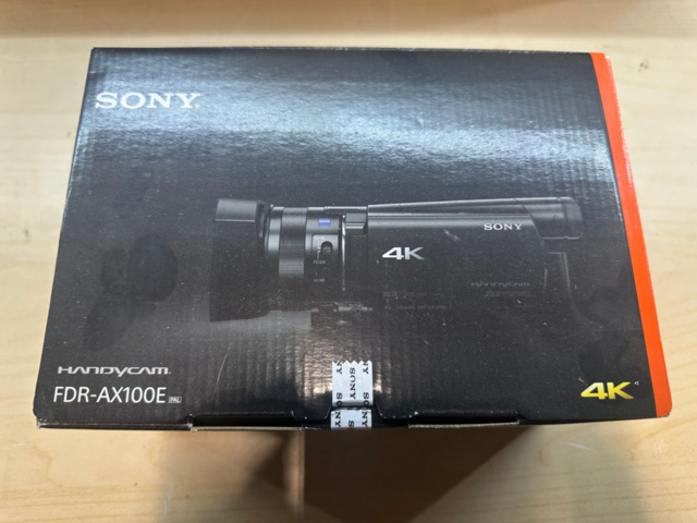 1571322-7 Videokamera Sony FDR-AX100E med tillbehör