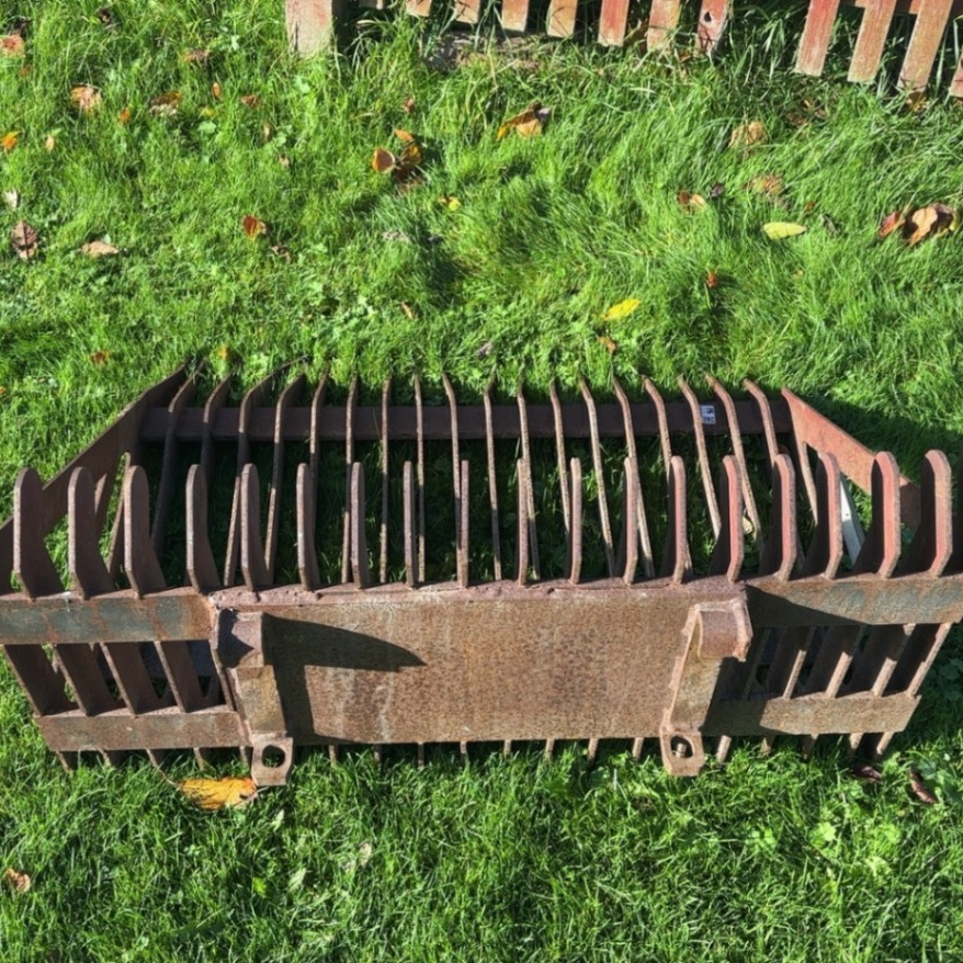 1587688-2 Stone grab / sorting bucket in steel