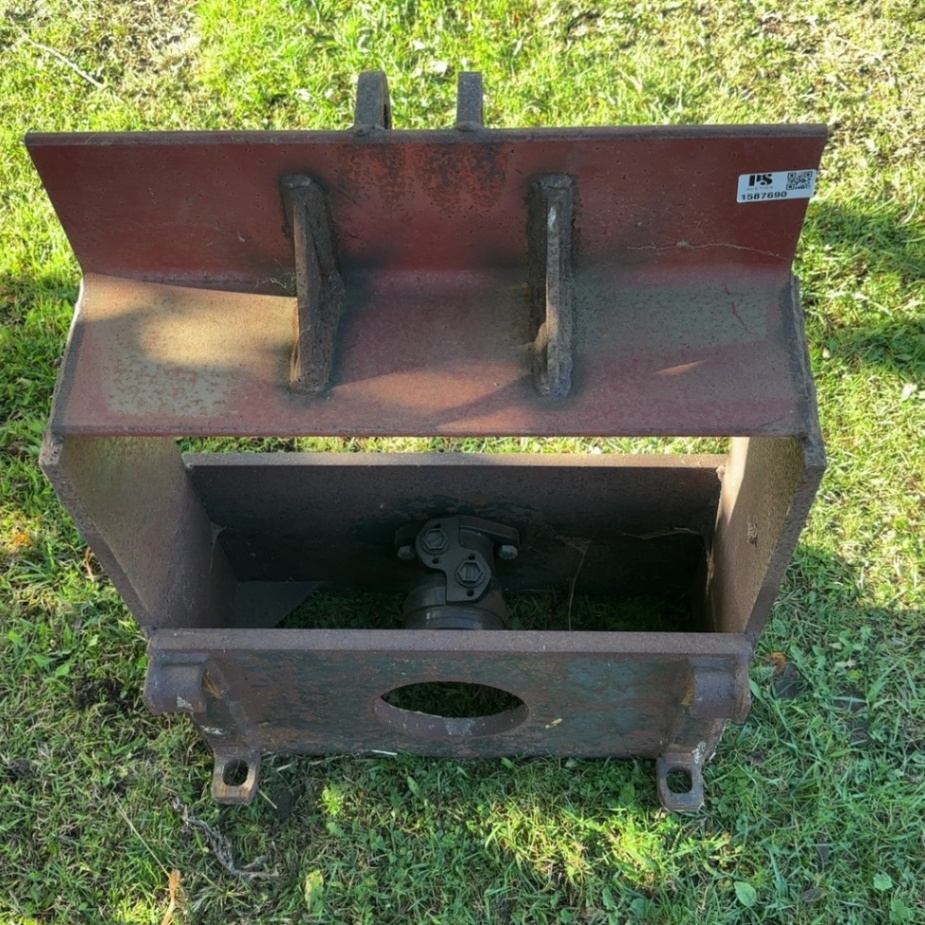 1587690-2 Sweeping brush with attachment for hydraulics