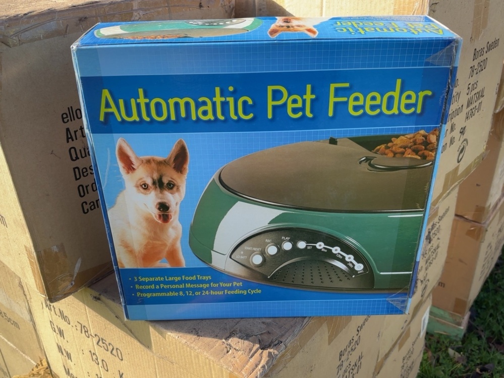 1587703-2 Automatic pet feeders - 105 pcs