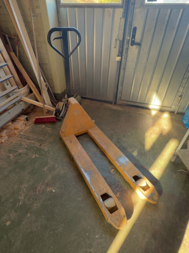 1574804-1 Pallyftare Swedmach LW22 – 2200 kg