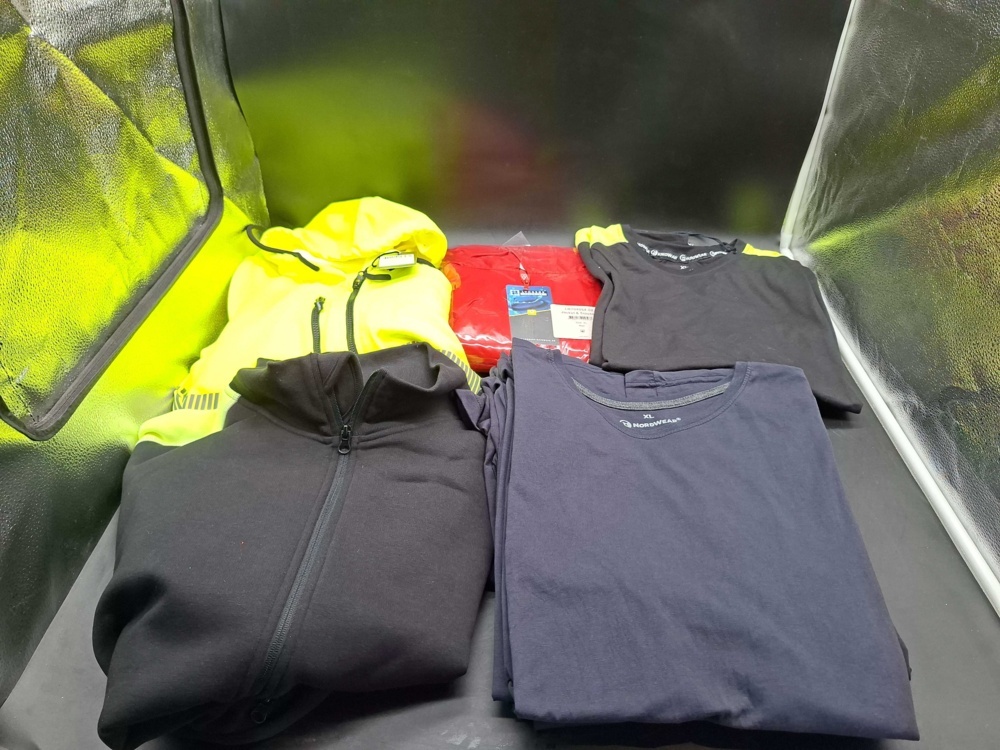 1595638-1 Clothing lot - NordWear and Lyngsøe, size XL