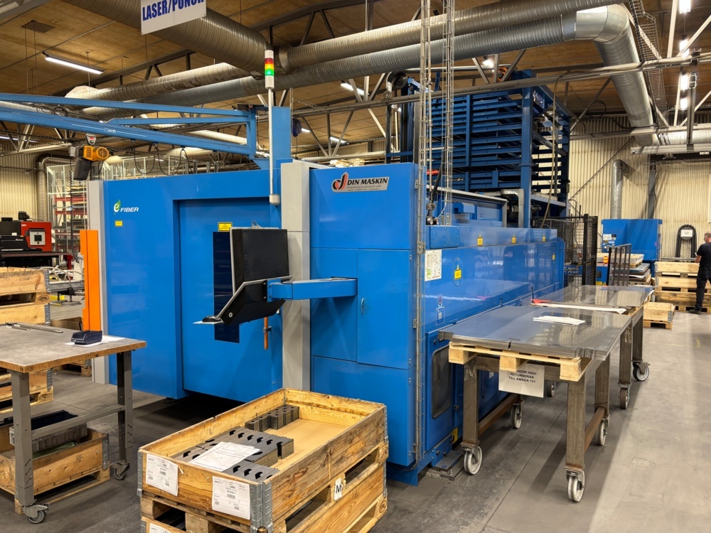 1563541-1 Laser cutting machine with automated sheet metal storage - Prima Power Platino Fiber EVO 1530