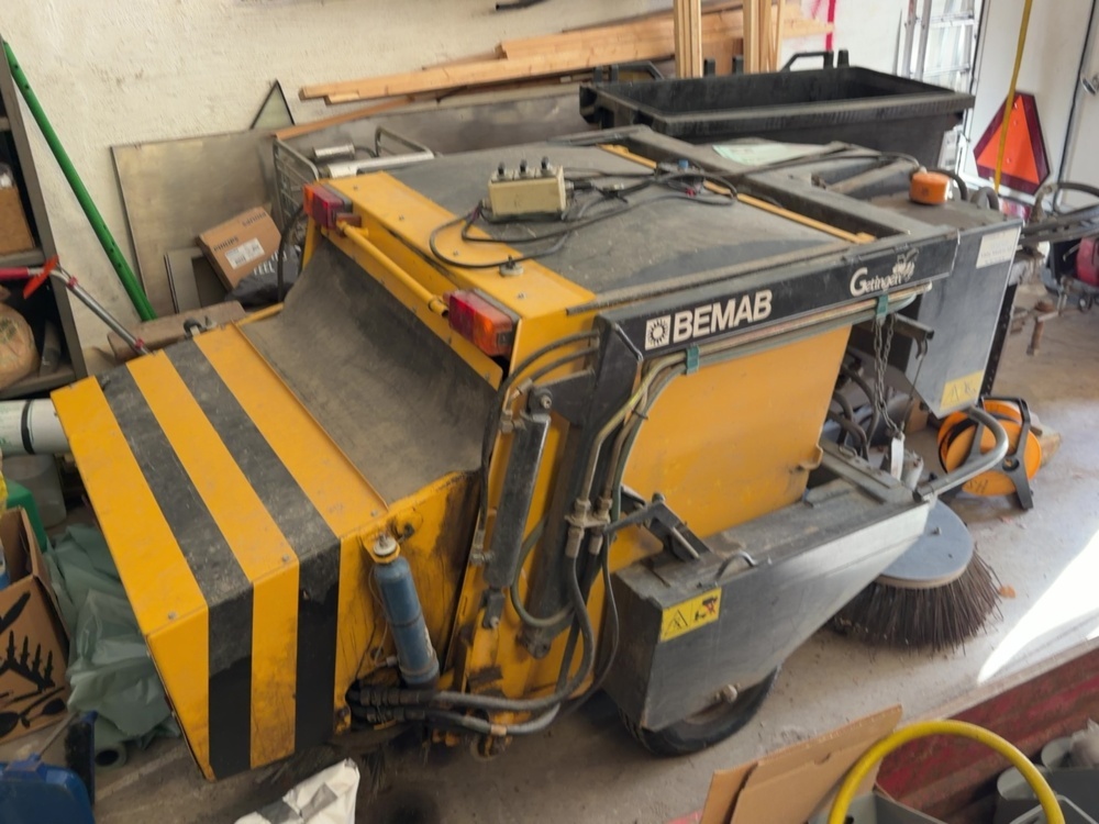 1583643-2 Sweeping and sand collection machine - BEMAB Getingen G1 -1996