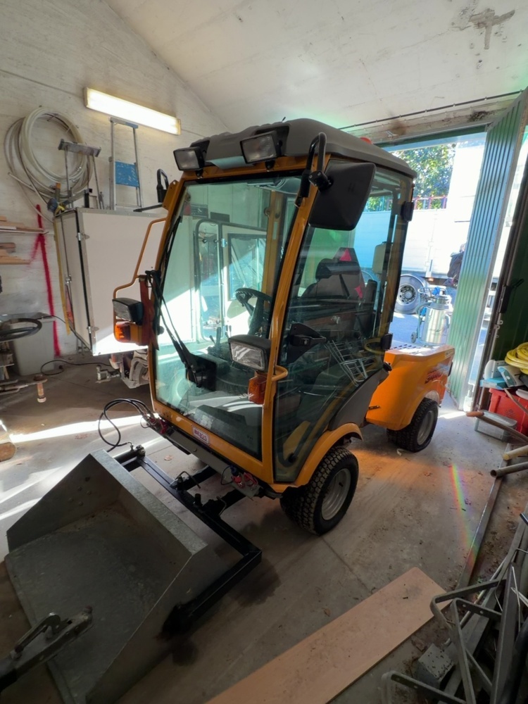 1583642-1 Tool carrier with trailer and front bucket - Belos Trans Pro 3440 T901 -2011 Only 1597 hrs.