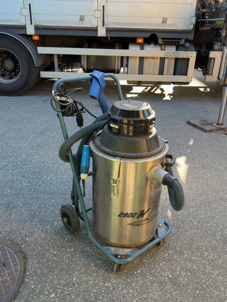 1583640-1 Wet vacuum cleaner with built-in bilge pump - Dustcontrol DC2800W -2003
