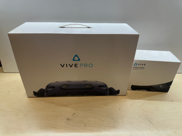 1595883-1 VR-Headset HTC VIVE PRO & VIVE Wireless Adapter
