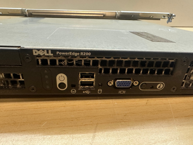 1595884-3 Server Dell PowerEdge R200