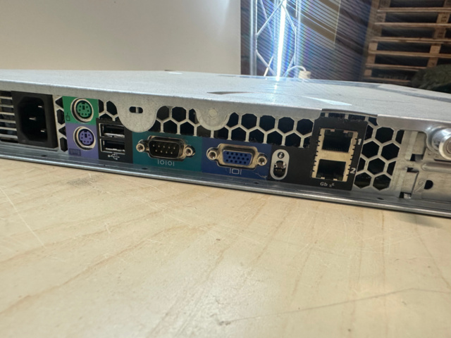 1595884-6 Server Dell PowerEdge R200