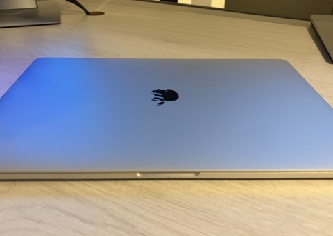 MacBook Pro 15 inch, 2016