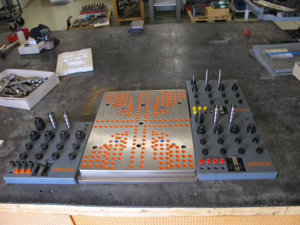 1452834-1 Clamping plates Hasco